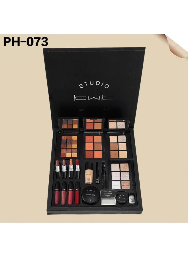 كيه دابليو كيه طقم مكياج بوكس فاخر مكون من 19 قطعة لإطلالة ساحرة ومتكاملة - Image 4